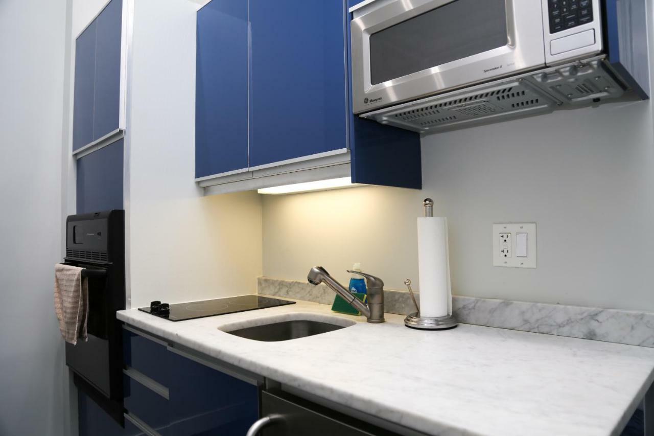 Large Stylish Newbury Street Studio W/ Kitchen Бостон Экстерьер фото